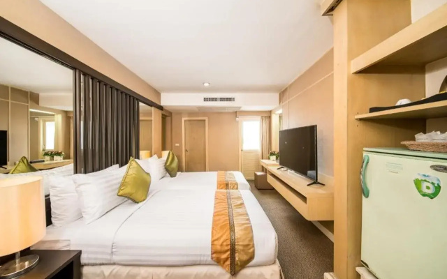 The Niran Grand Hotel