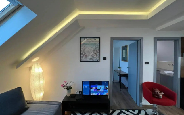 Main Square Apartment