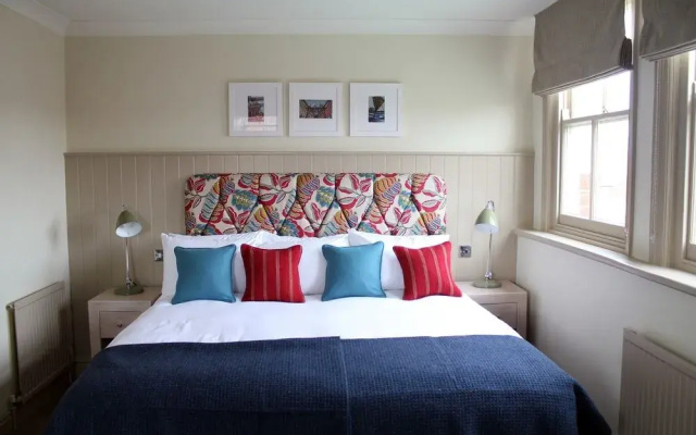 Crown Hotel