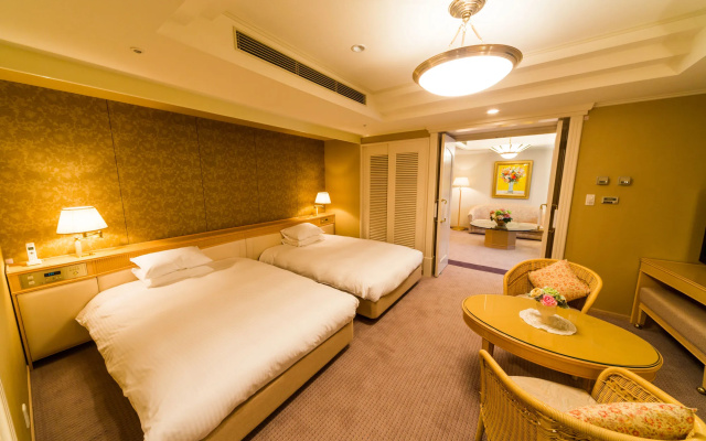 The Crown Palais Kochi