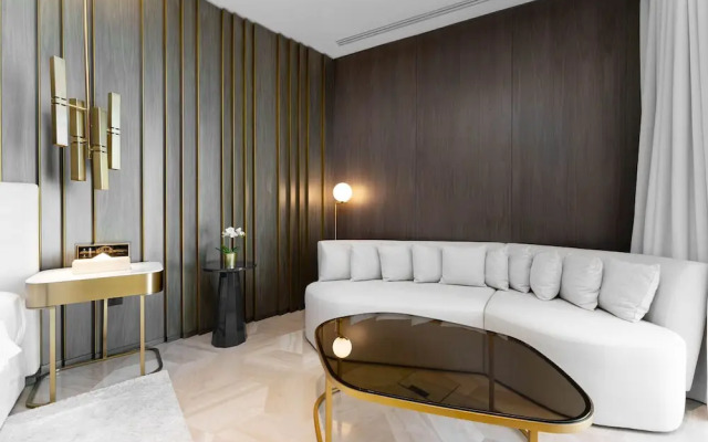 Maison Privee - Glamourous Apt with Sea Views at FIVE Palm
