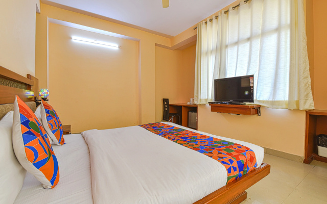 Fabhotel Royal Residency