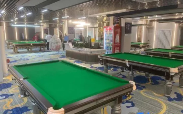 Super 8 Preferred Hotel (Baotou East Station Airport)