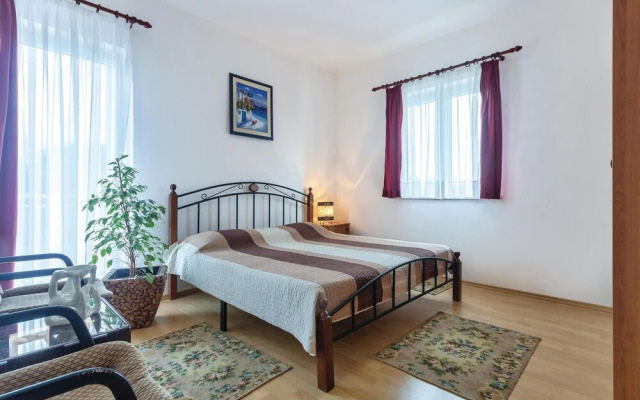 Amazing Home in Pula With Wifi and 2 Bedrooms