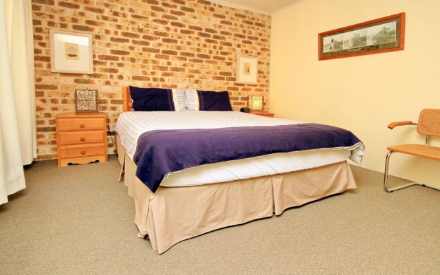 Bay Parklands, Unit 29,2 Gowrie Avenue