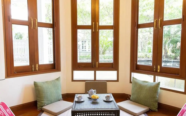 Royal Riverside Villa Chao Phraya View Suite