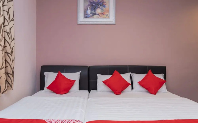 OYO 44026 98 Hotel