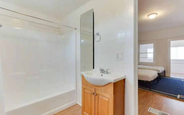 5 Bedroom Koreatown Charmer near DTLA