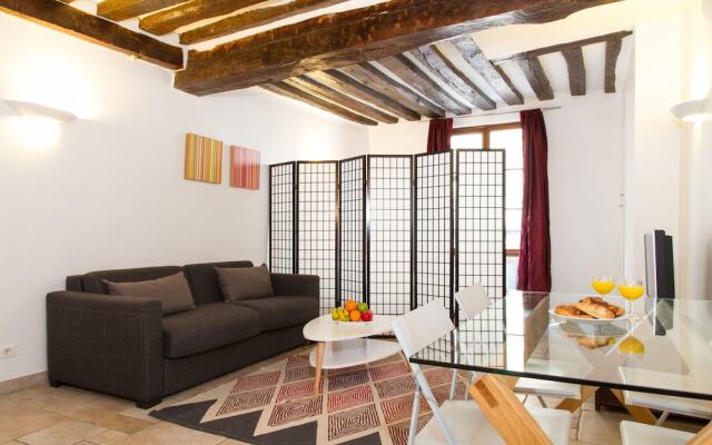 Отель Louvre - Saint Honore Private Apartment Франция, Париж - отзывы, цены и фото номеров - забронировать отель Louvre - Saint Honore Private Apartment онлайн комната для гостей