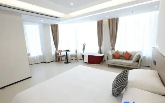 Yuejia Yasu Hotel (Fuding Dingrong Plaza)