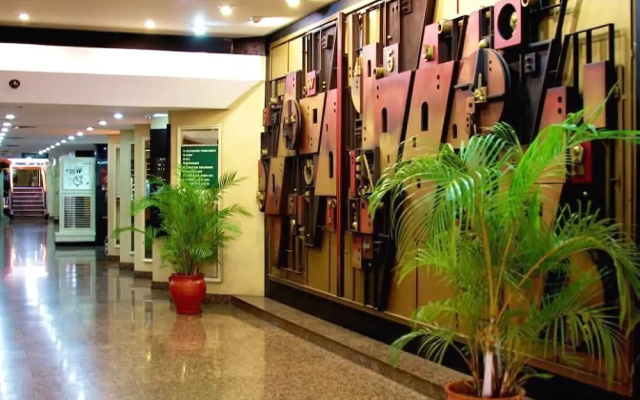 Lincoln Suites