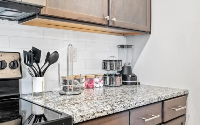 Upscale 2BR Suite Mins Uptown Charlotte