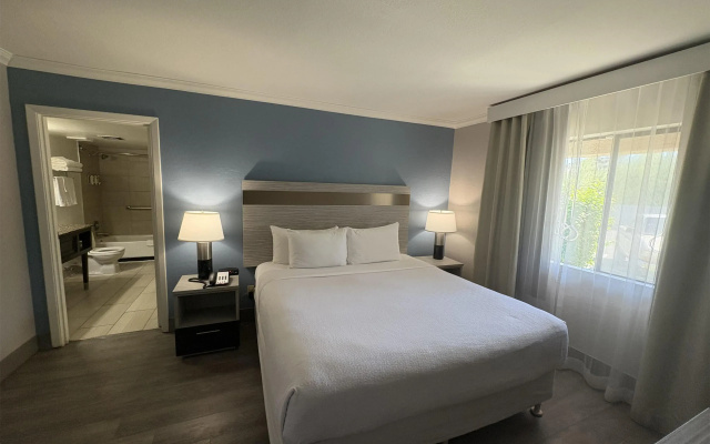 SureStay InnSuites Phoenix Hotel & Suites by Best Western