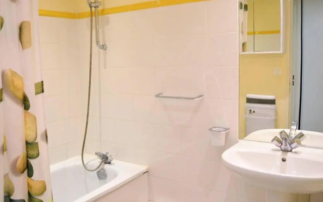 Appartement Le Lavandou, 4 pièces, 6 personnes - FR-1-251-56