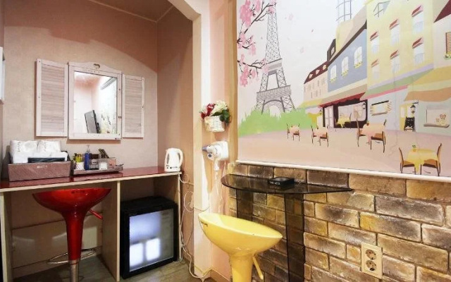 Hole In One Hotel