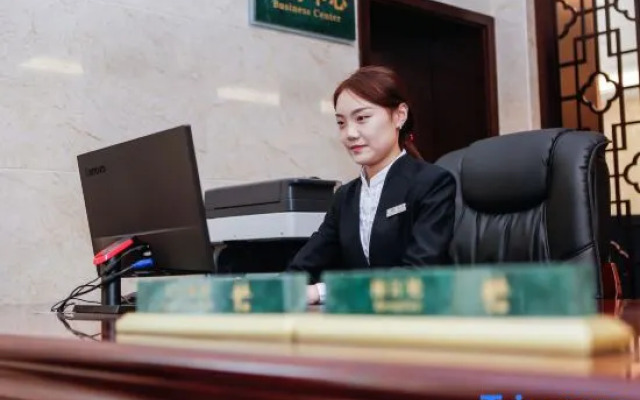 Ruoyu International Hotel (Tai'an High-speed Railway Station)