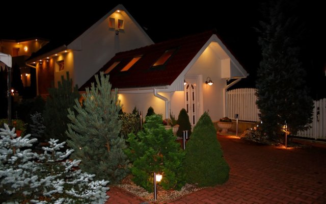 Boutique Hotel Club Austria in Busteni, Romania from 104$, photos, reviews - zenhotels.com hotel front