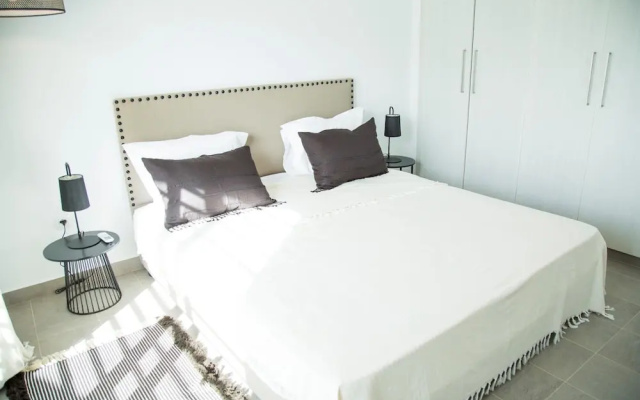 Bright apt w Breakfast 5mn From Carthage Sidibou