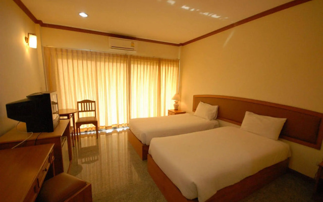 Golden Land Hotel