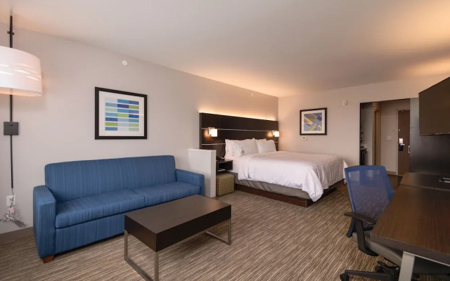 Holiday Inn Express & Suites Tulsa Downtown By Ihg