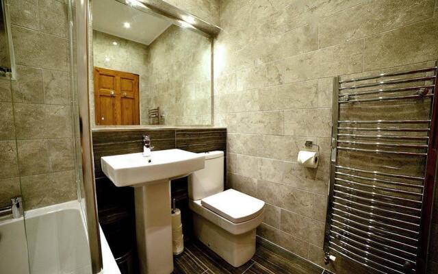 Отель Blackfriars Residence Великобритания, Эдинбург - отзывы, цены и фото номеров - забронировать отель Blackfriars Residence онлайн ванная