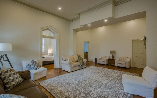 Roxburgh House Apartments