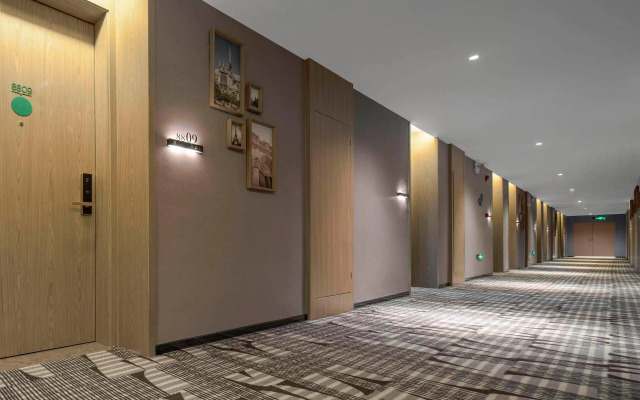 Campanile Hotel (Shenzhen Guanlan Golf Store)