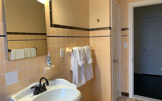 Spacious Luxury Home 5 min to Detroit Golf Club 4 car Free Parking