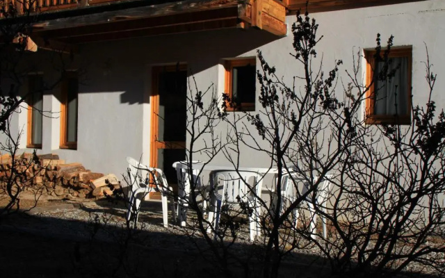 Le Miou: hameau des Chazals Nevache Hautes Alpes