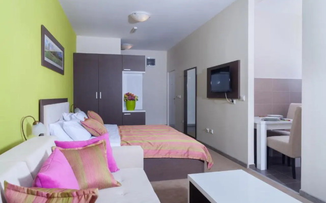 Hotel Ema