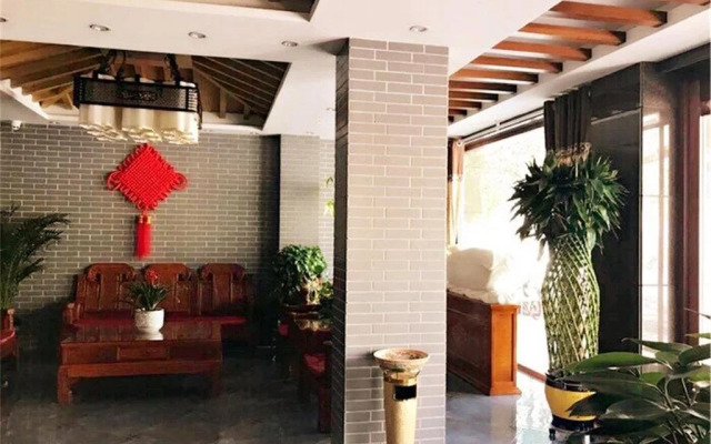 Gujun Hotel