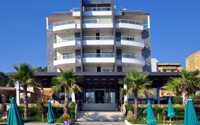 Hotel Vila Lule вид на фасад