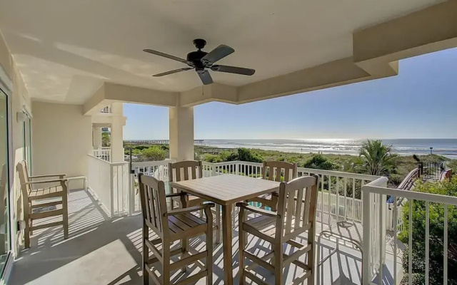 1010 Ocean Palms 103