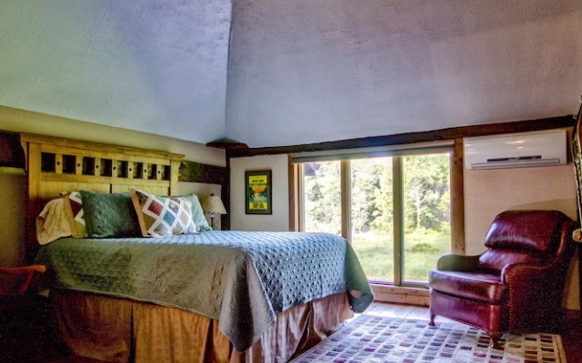 Saint Huberts Lodge