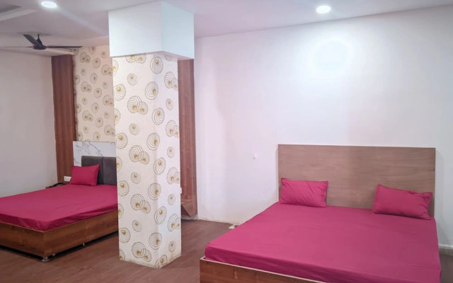 Hotel Aadhyav Palace