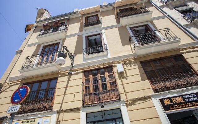 Отель Singularstays Cervantes Валенсия вид на фасад
