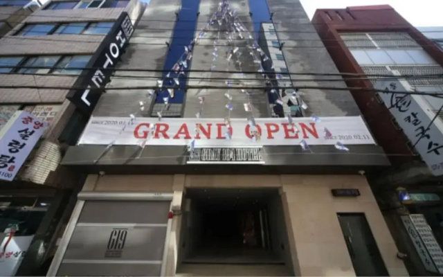 Gray 194 Hotel