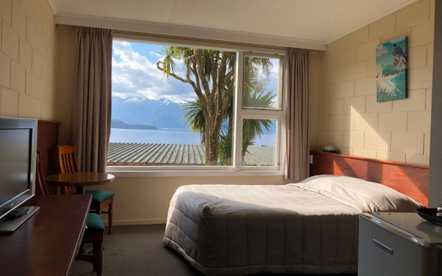 Te Anau Manapouri Lake Hotel