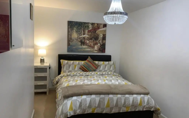 Holland Drive 2 Bedroom Flat (Adults Only)