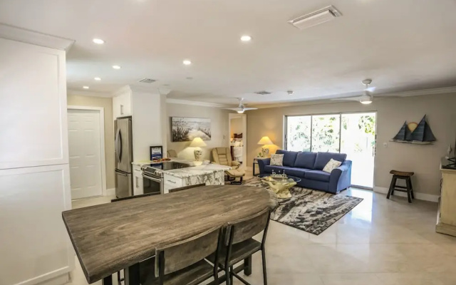 7965 Estero - Paradise Point