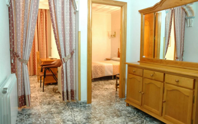 Hotel Plaza Manjon