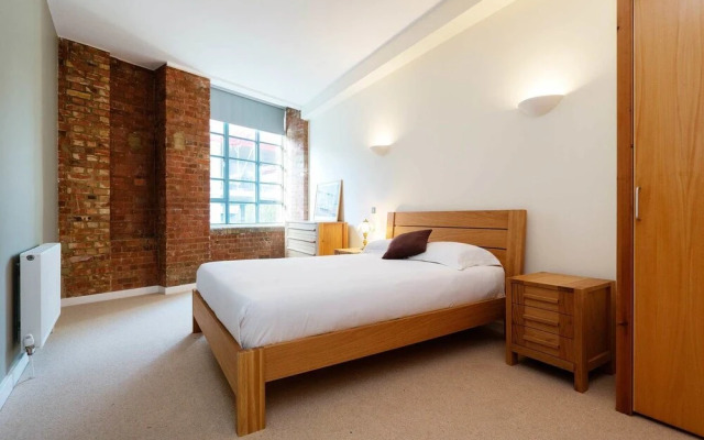 Tower Bridge Hideaway