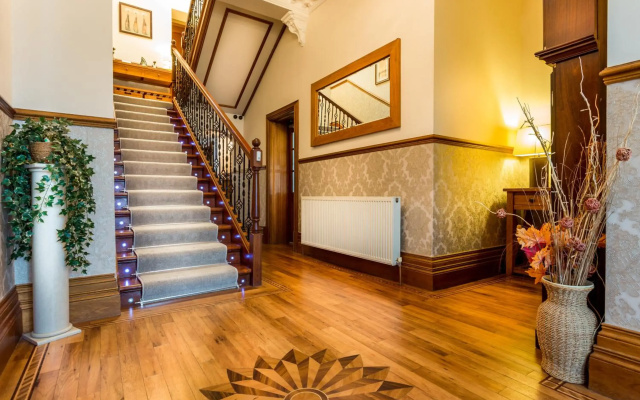 Thornbank House
