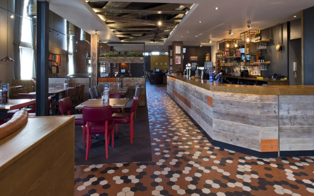 Premier Inn Gloucester - Quayside