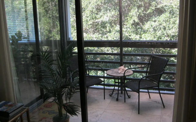 Sea Woods 2bdrm Condo 203
