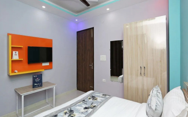 OYO 14822 Hotel The Capitol