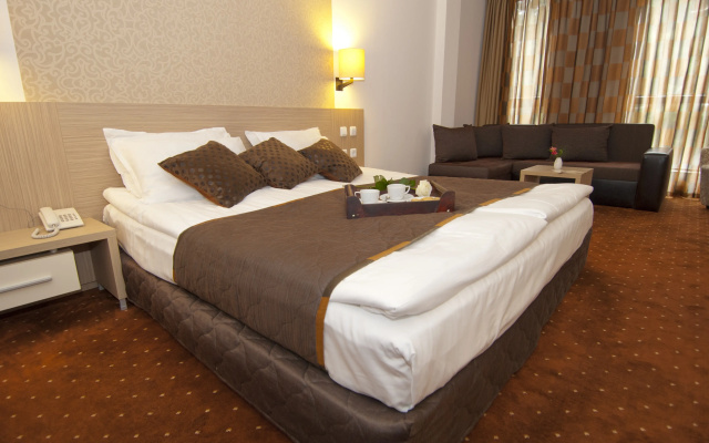 Radinas Way Hotel