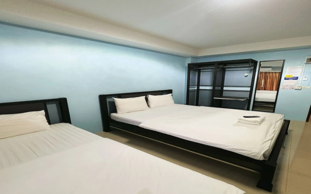 OYO 75506 Ratchapruek Apartment Suphanburi