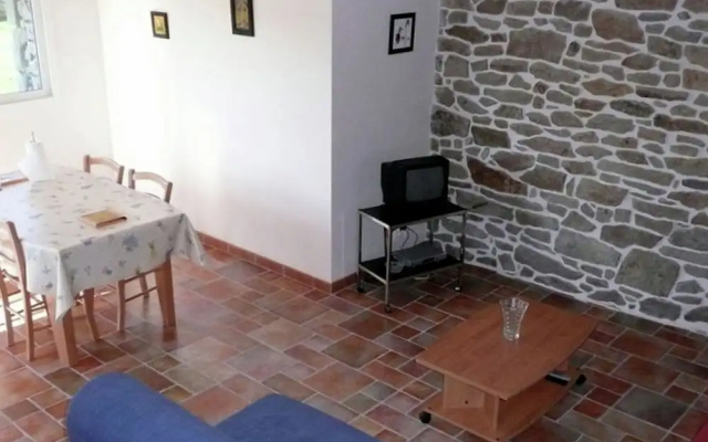 Charming House Located 2 km From the Village of Plozévet