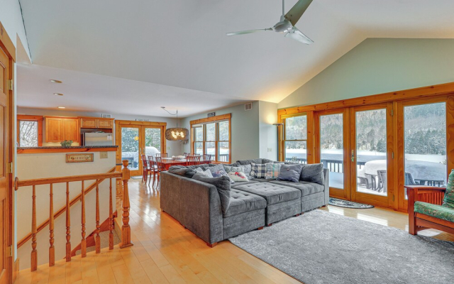 All-season Lake House Between Okemo & Killington!